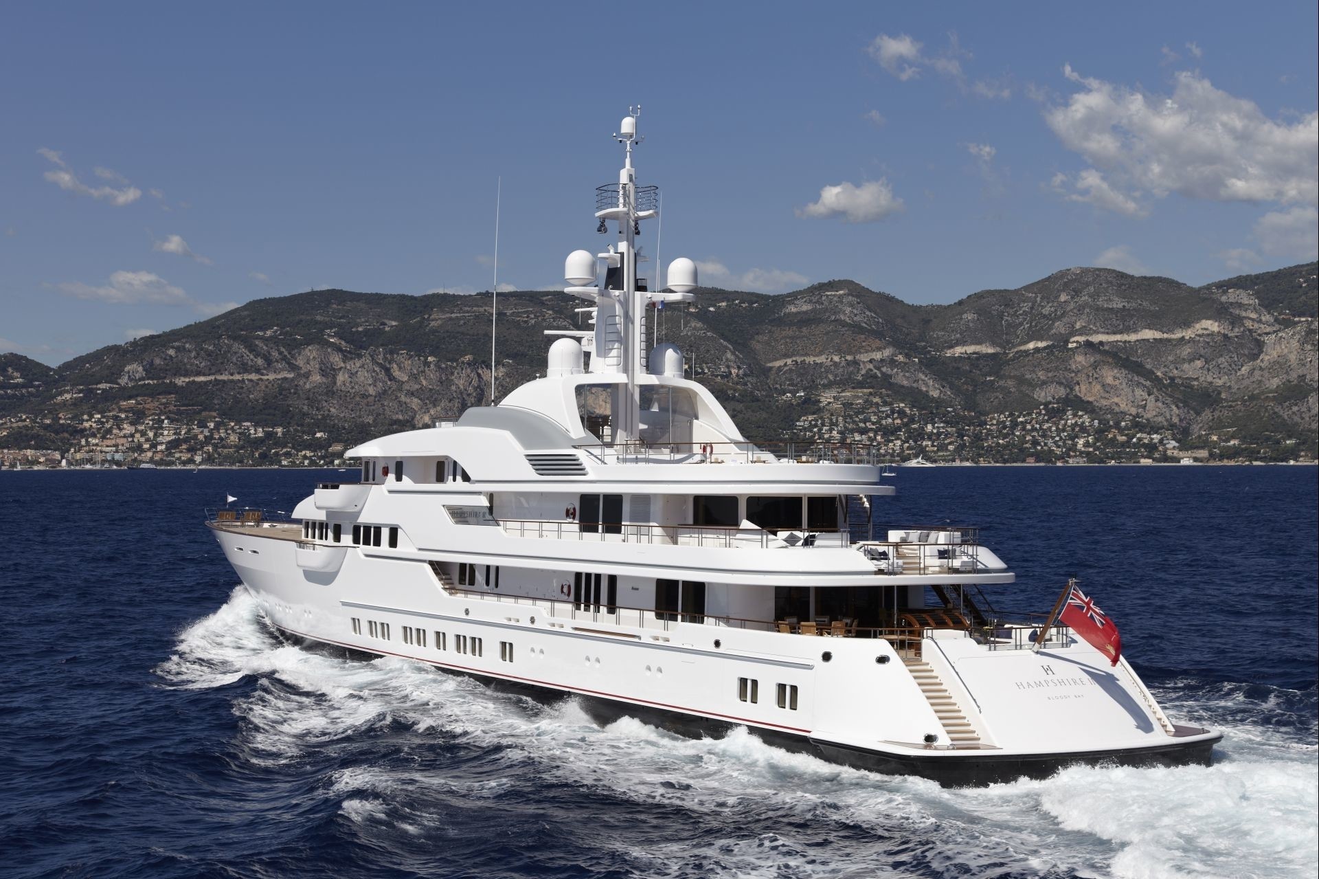 who owns hampshire 2 yacht